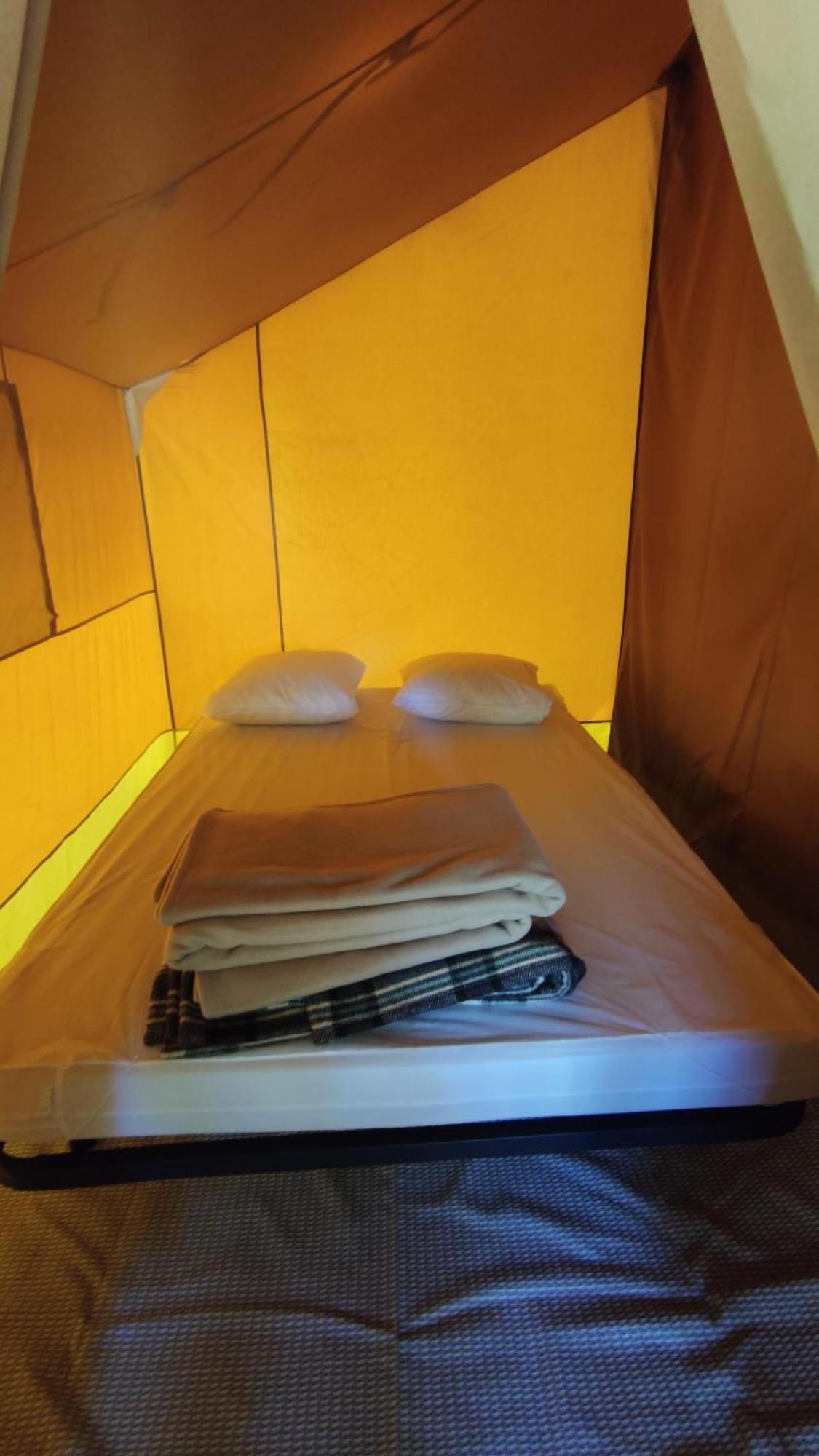 Camping Onlycamp De La Varenne Neung-sur-Beuvron Extérieur photo